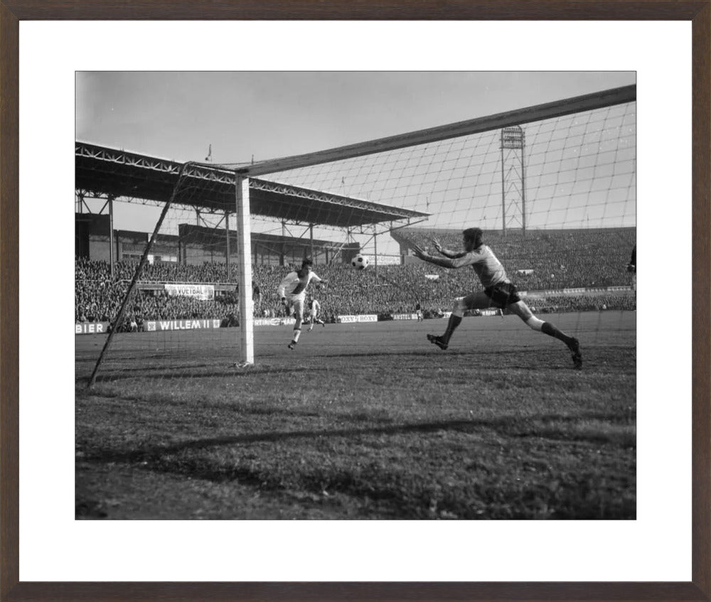 Johan Cruijff scoort in het Olympisch Stadion - 1965