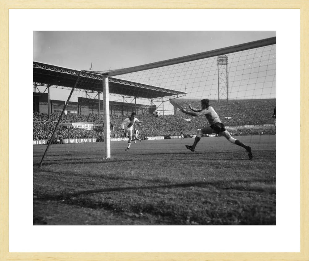 Johan Cruijff scoort in het Olympisch Stadion - 1965