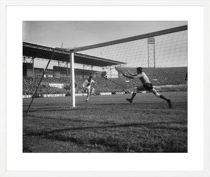 Johan Cruijff scoort in het Olympisch Stadion - 1965