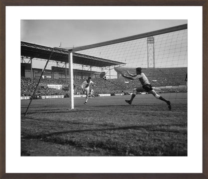 Johan Cruijff scoort in het Olympisch Stadion - 1965
