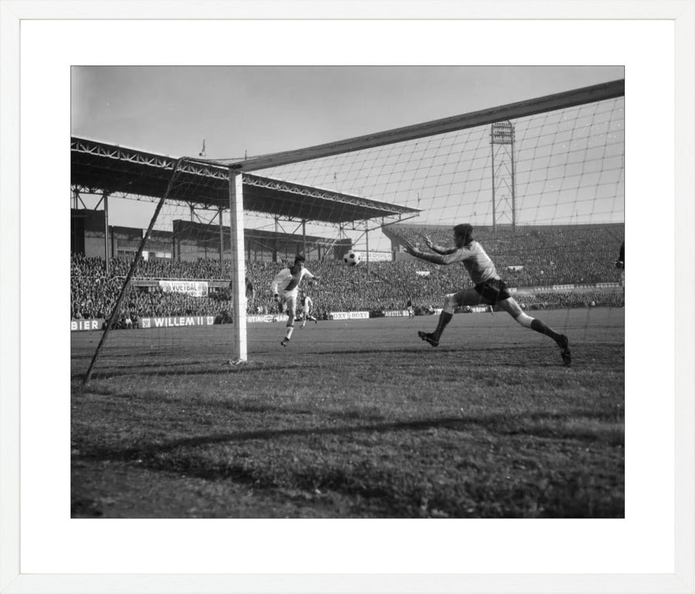 Johan Cruijff scoort in het Olympisch Stadion - 1965