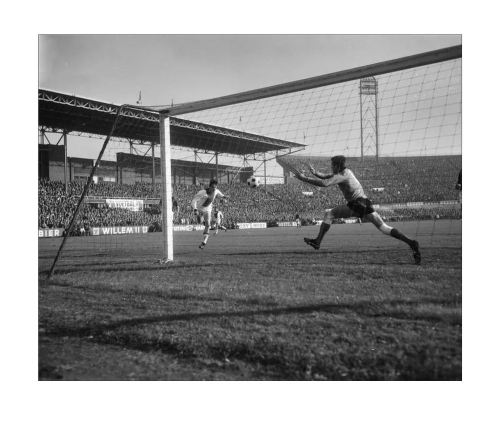Johan Cruijff scoort in het Olympisch Stadion - 1965