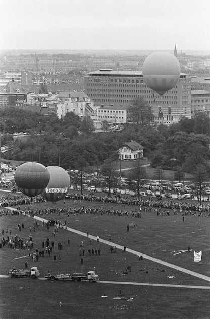 Ballonnen boven Den Haag - 1962
