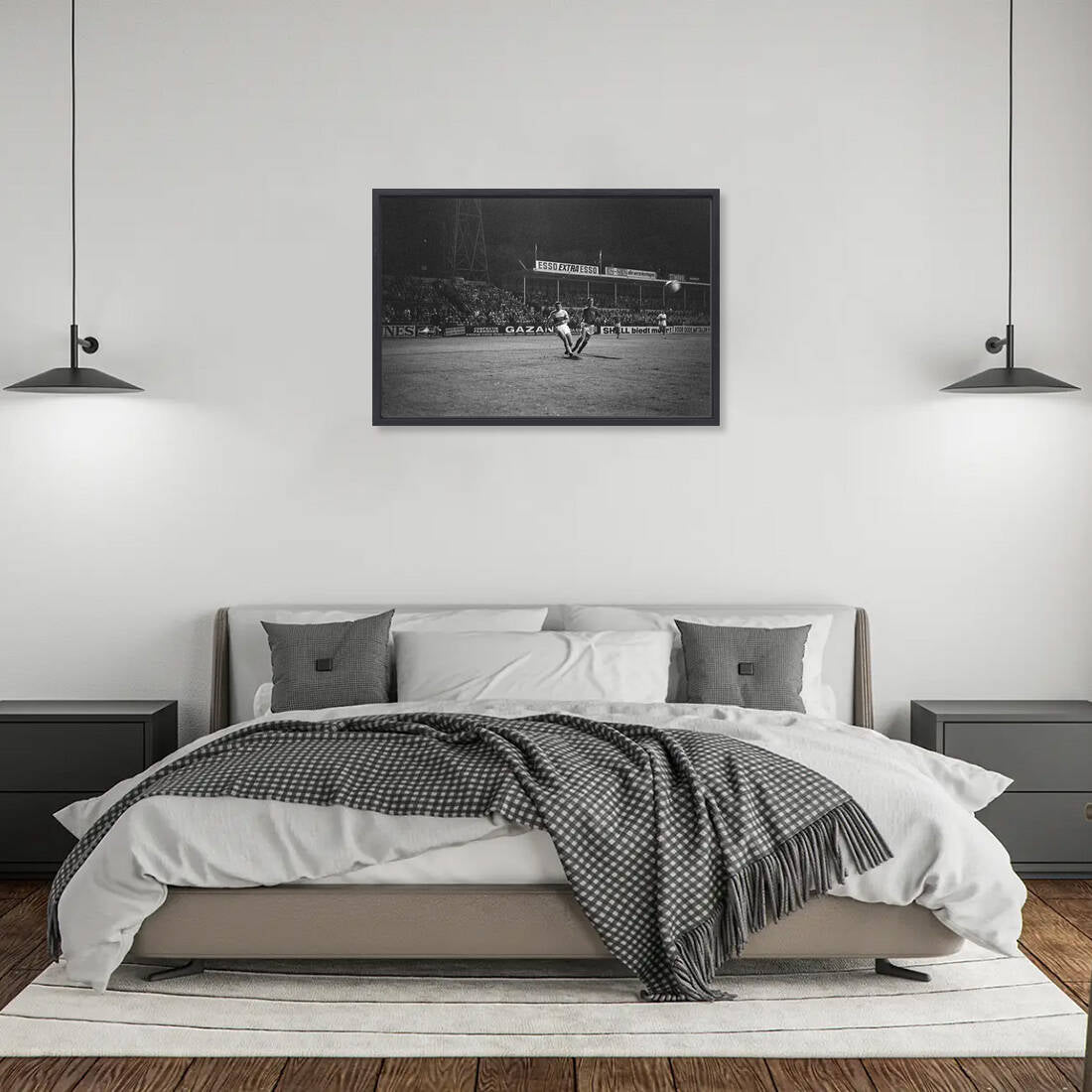 Zwart-witfoto uit 1968 van de Europacupwedstrijd ADO Den Haag tegen Graz AK. – canvas zwarte baklijst in slaapkamer