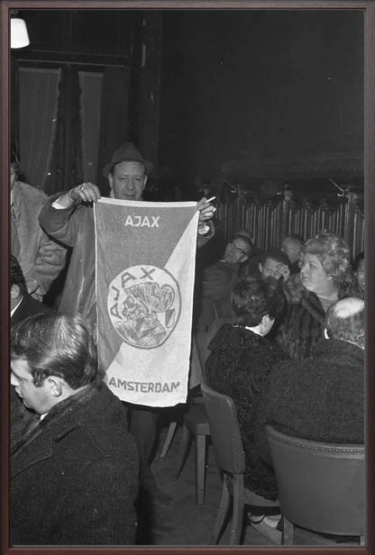 Ajax-supporters op Centraal Station - 1969