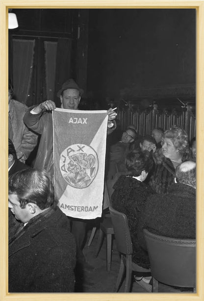 Ajax-supporters op Centraal Station - 1969