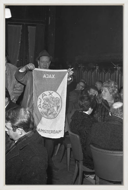 Ajax-supporters op Centraal Station - 1969