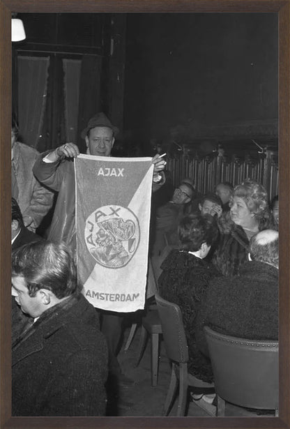 Ajax-supporters op Centraal Station - 1969