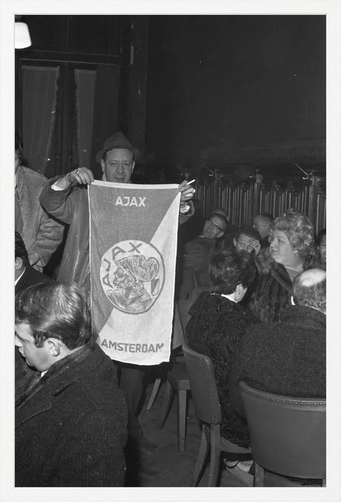 Ajax-supporters op Centraal Station - 1969