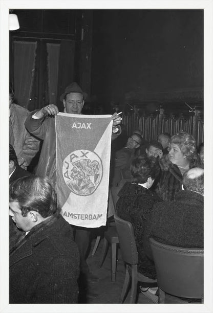 Ajax-supporters op Centraal Station - 1969