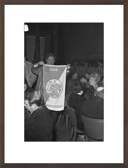 Ajax-supporters op Centraal Station - 1969