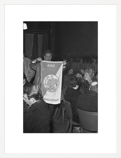 Ajax-supporters op Centraal Station - 1969