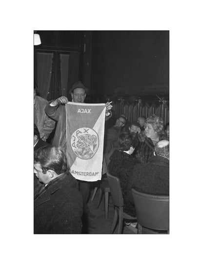 Ajax-supporters op Centraal Station - 1969