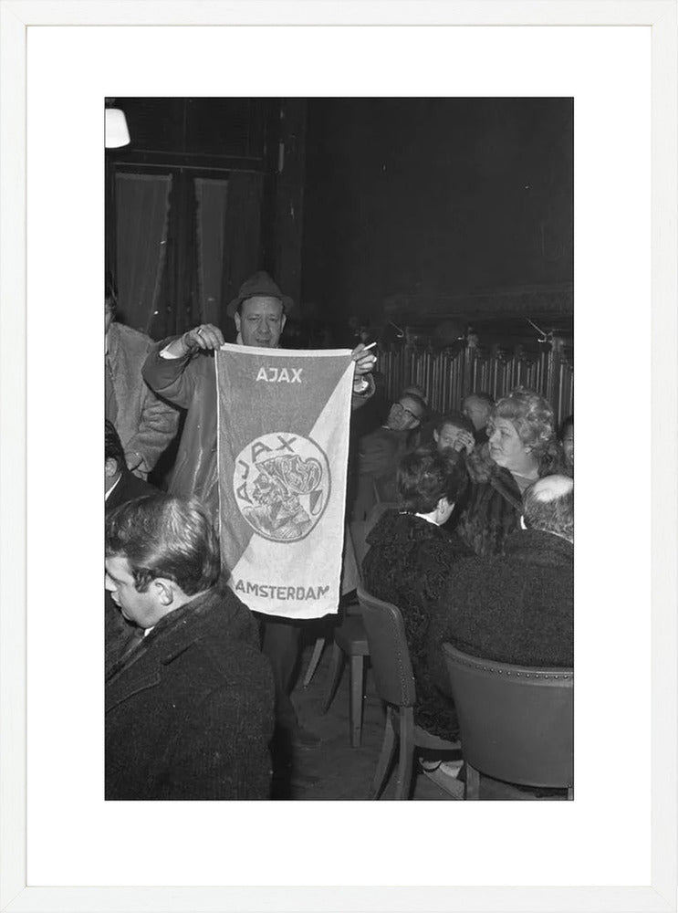 Ajax-supporters op Centraal Station - 1969