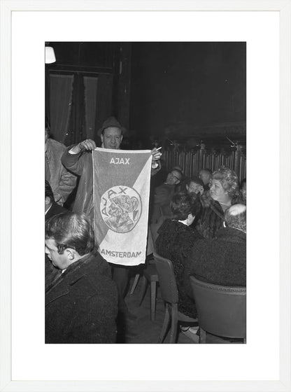 Ajax-supporters op Centraal Station - 1969