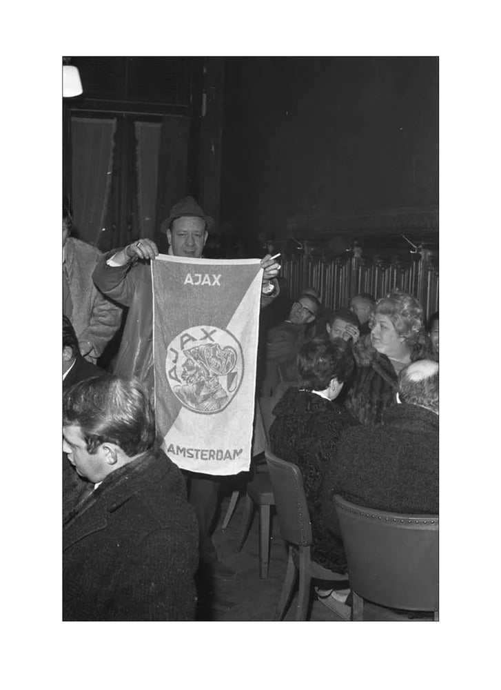 Ajax-supporters op Centraal Station - 1969