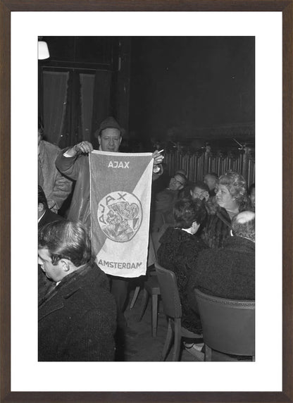 Ajax-supporters op Centraal Station - 1969