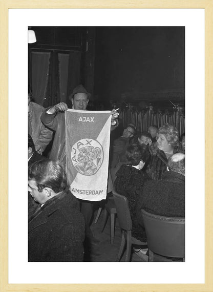 Ajax-supporters op Centraal Station - 1969