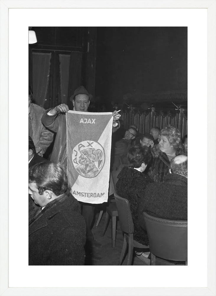Ajax-supporters op Centraal Station - 1969