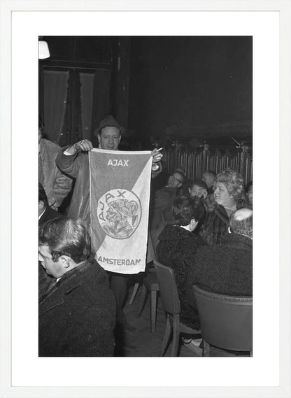 Ajax-supporters op Centraal Station - 1969