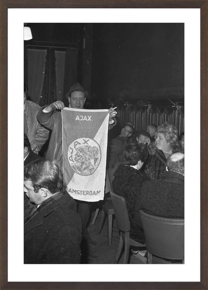 Ajax-supporters op Centraal Station - 1969