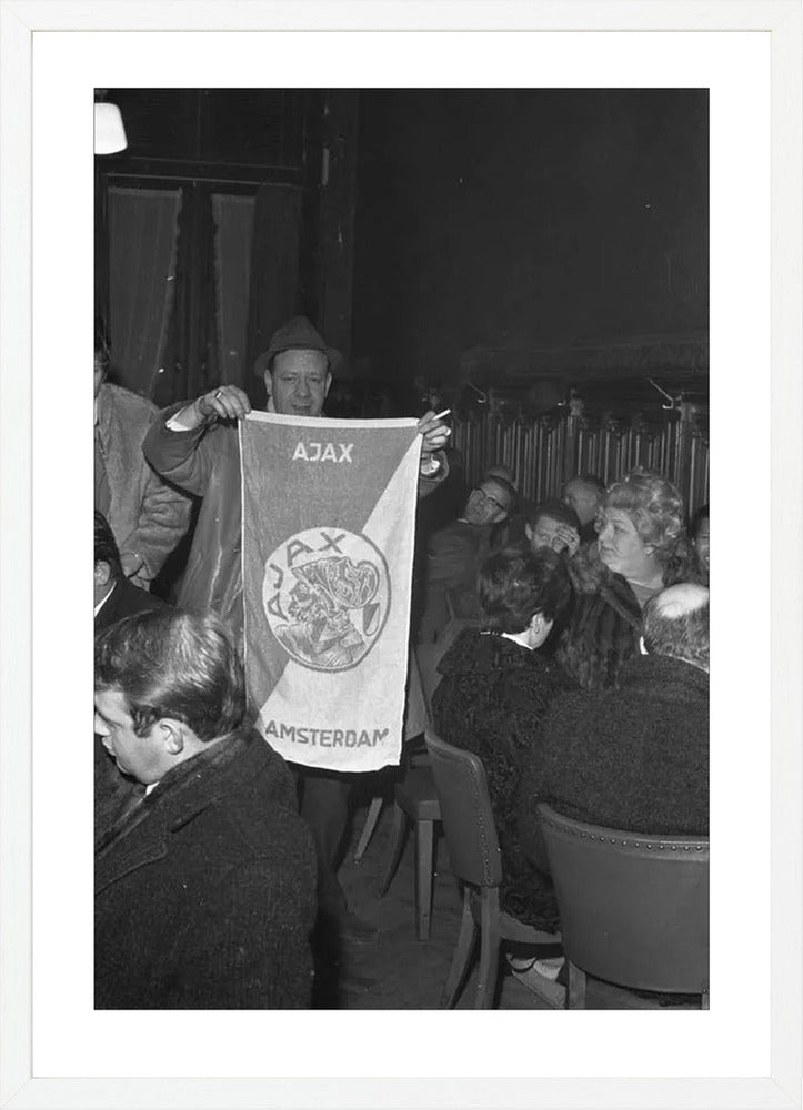 Ajax-supporters op Centraal Station - 1969