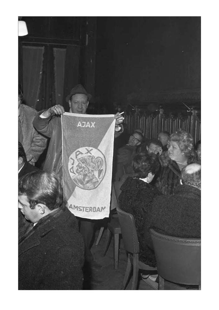 Ajax-supporters op Centraal Station - 1969