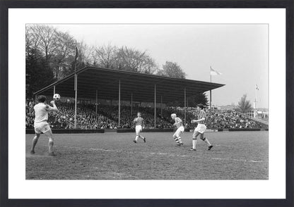 Vitesse - PSV in Nieuw-Monnikenhuize - 1969