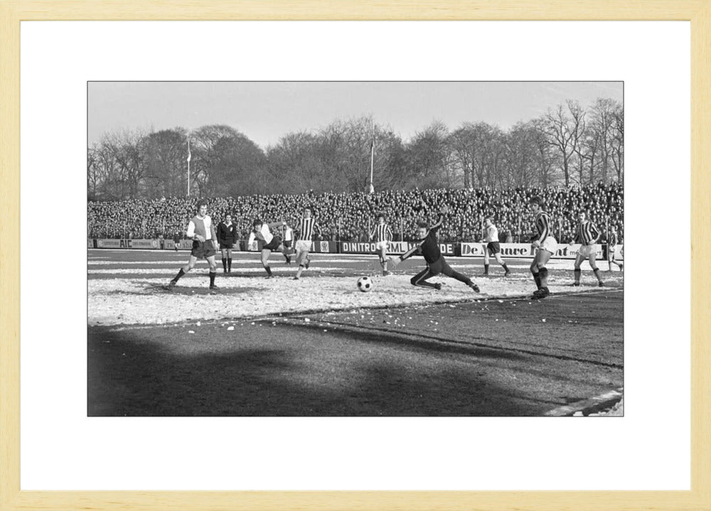 Vitesse - Feyenoord in Nieuw-Monnikenhuize - 1972