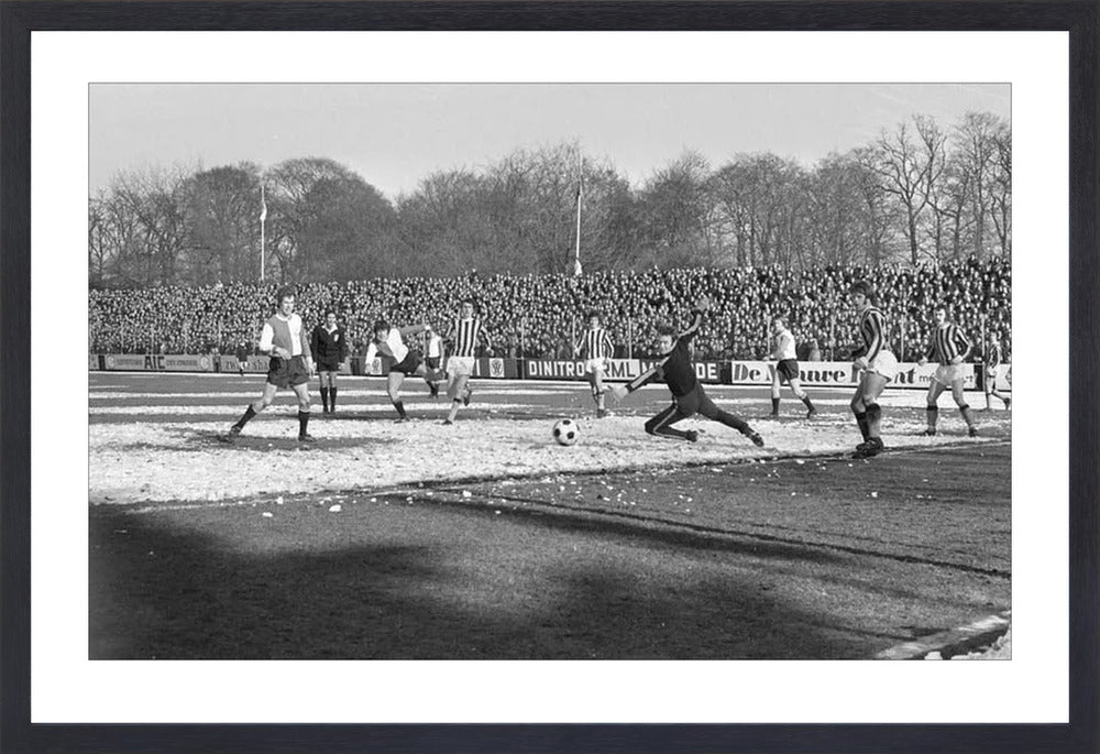 Vitesse - Feyenoord in Nieuw-Monnikenhuize - 1972