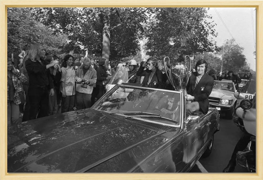 Keizer, Cruijff en Swart met de Europa Cup - 1972