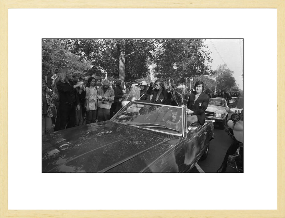 Keizer, Cruijff en Swart met de Europa Cup - 1972