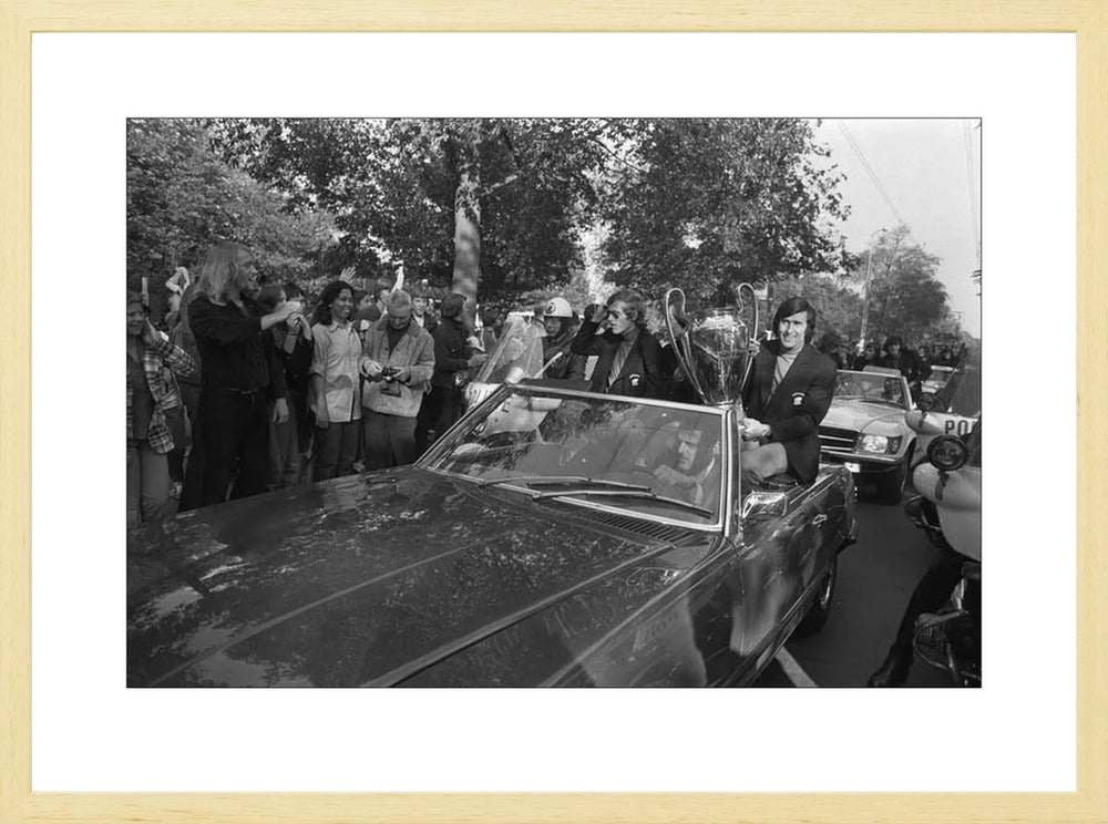 Keizer, Cruijff en Swart met de Europa Cup - 1972