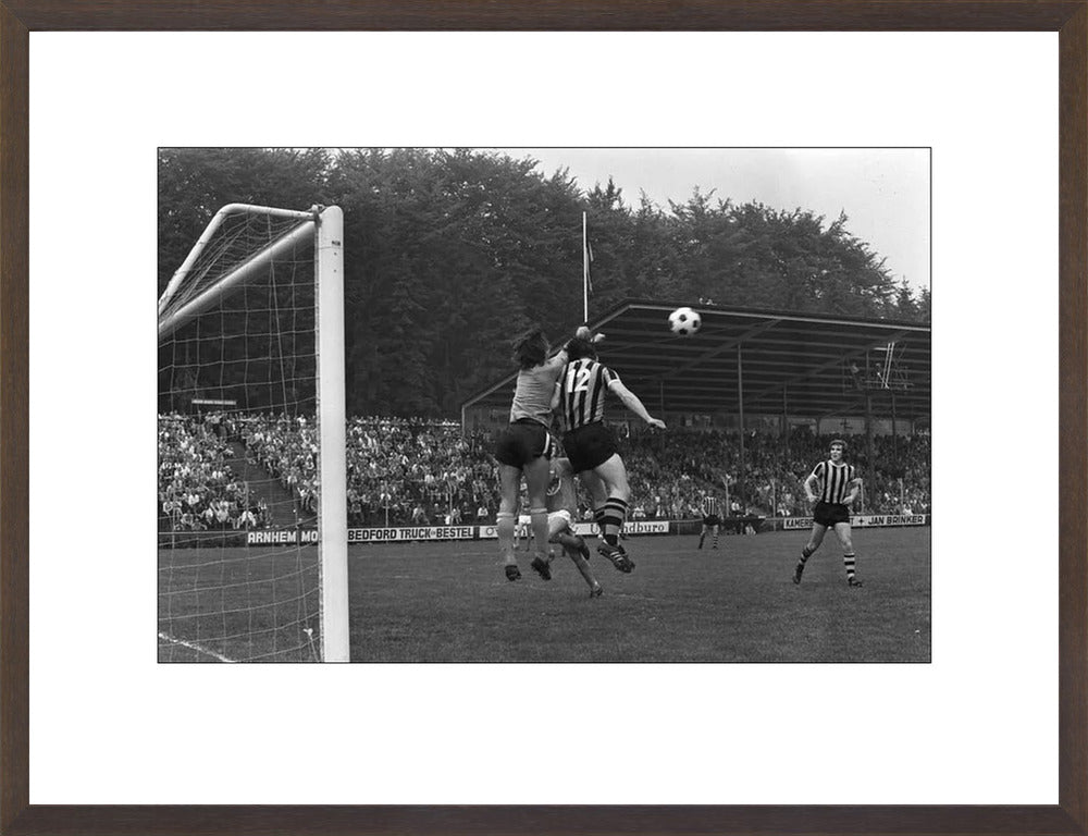 Vitesse - Volendam in Nieuw-Monnikenhuize - 1974