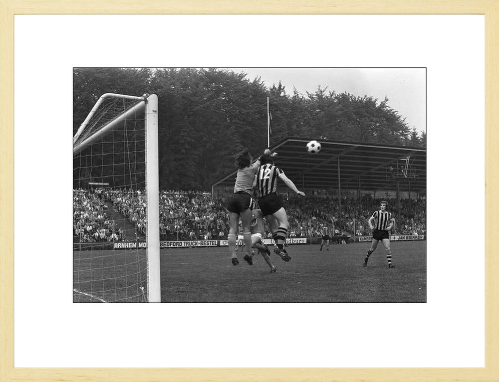 Vitesse - Volendam in Nieuw-Monnikenhuize - 1974