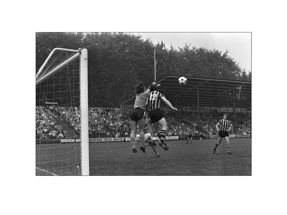 Vitesse - Volendam in Nieuw-Monnikenhuize - 1974
