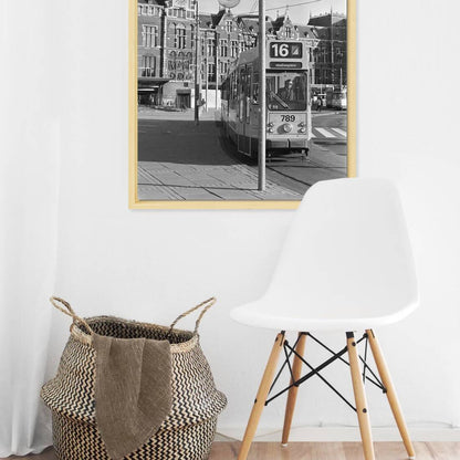 Zwart-witfoto uit 1980 van nieuwe verlichting bij het Centraal Station in Amsterdam. – canvas naturel baklijst in keuken