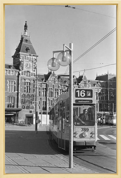 Tram voor het Centraal Station - 1980
