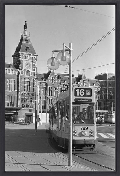 Tram voor het Centraal Station - 1980