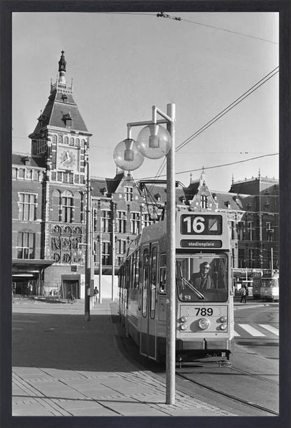 Tram voor het Centraal Station - 1980