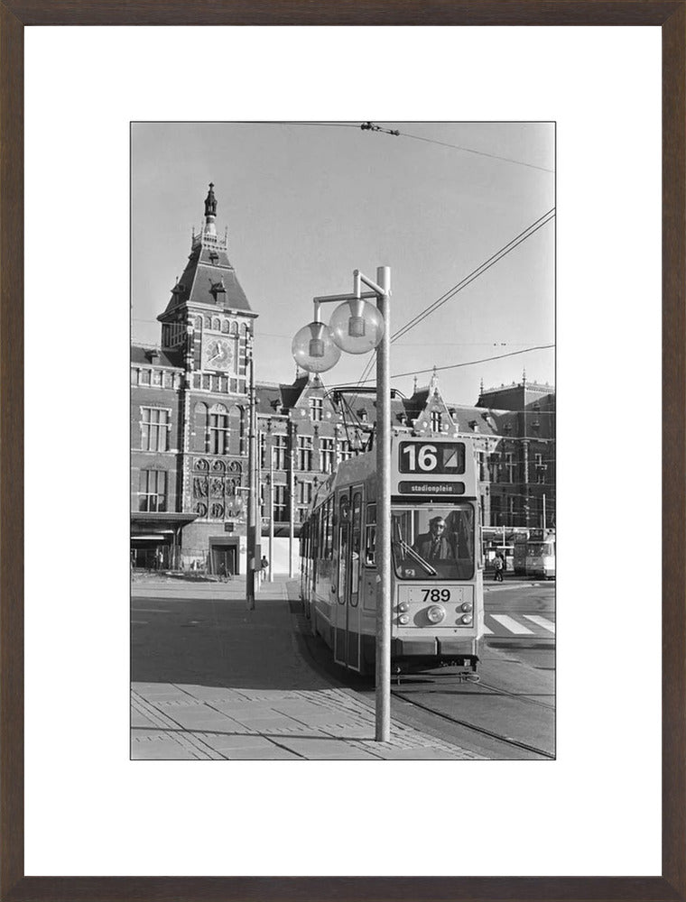 Tram voor het Centraal Station - 1980