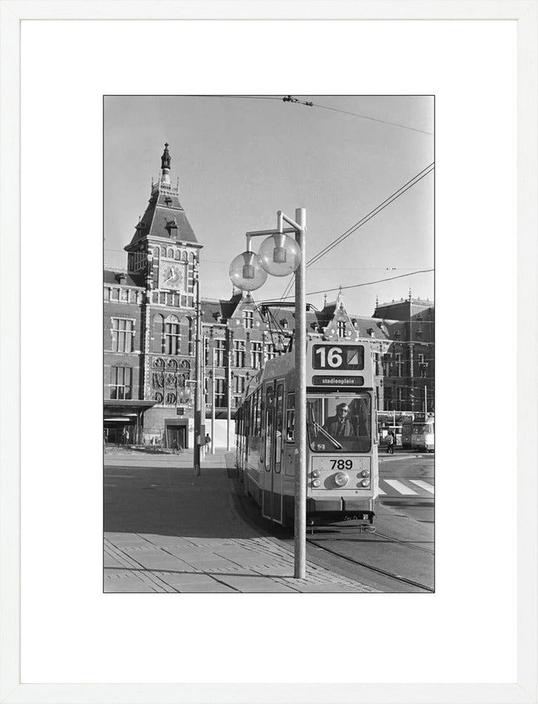 Tram voor het Centraal Station - 1980