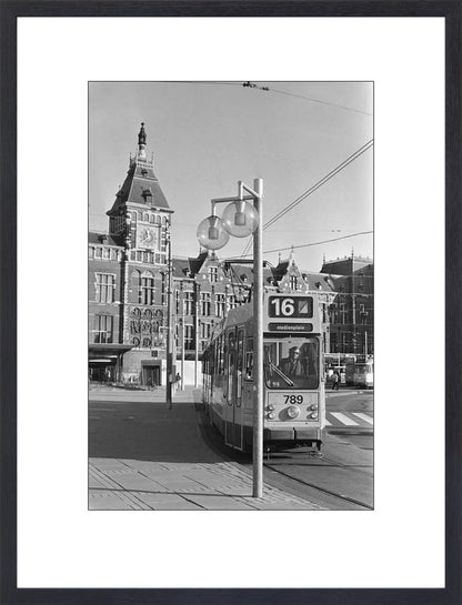 Tram voor het Centraal Station - 1980
