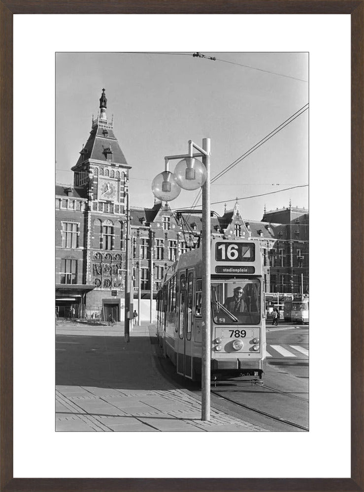Tram voor het Centraal Station - 1980