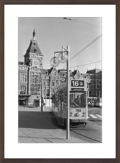 Tram voor het Centraal Station - 1980