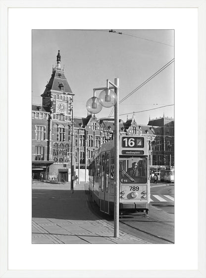 Tram voor het Centraal Station - 1980