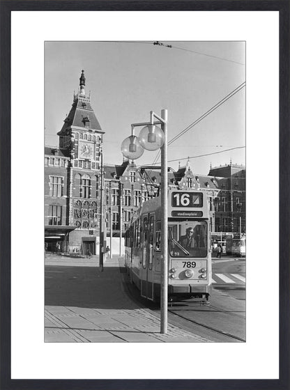Tram voor het Centraal Station - 1980