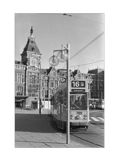 Tram voor het Centraal Station - 1980