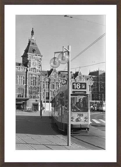 Tram voor het Centraal Station - 1980