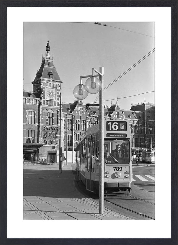 Tram voor het Centraal Station - 1980